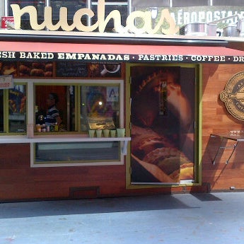 4/17/2012にKevin S.がNuchas Artisan Empanadasで撮った写真