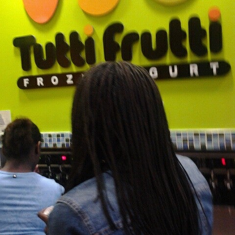 Photo taken at Tutti Frutti Pinecrest by Tilwana G. on 7/9/2012