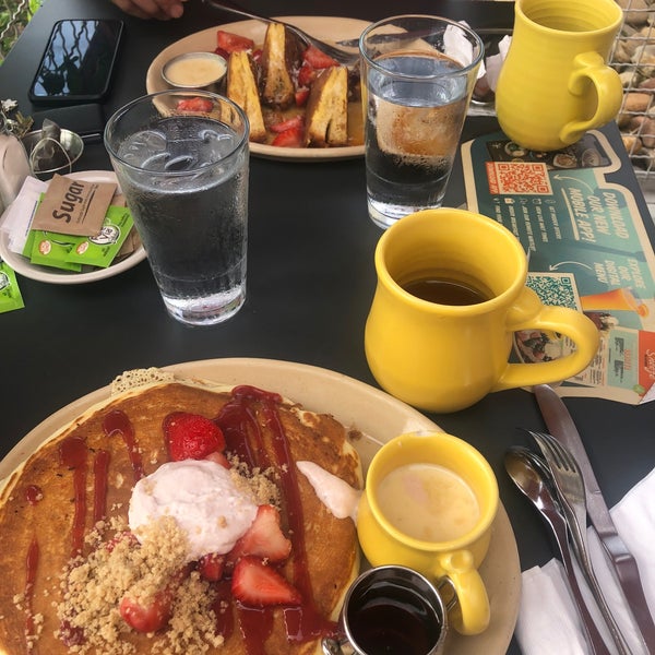 Photo taken at Snooze, an A.M. Eatery by Zehra S. on 7/31/2021