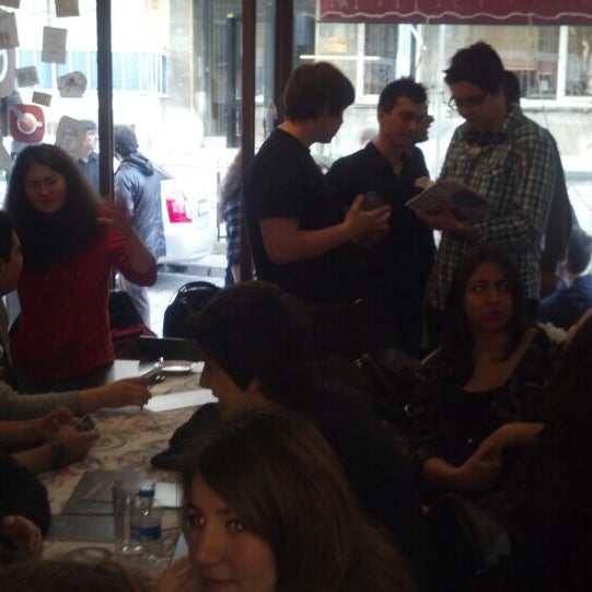 3/10/2013 tarihinde Emircan G.ziyaretçi tarafından Othello Cafe'de çekilen fotoğraf