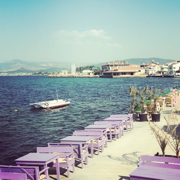 Foto diambil di Denizaltı Cafe &amp; Restaurant oleh selda g. pada 8/8/2016