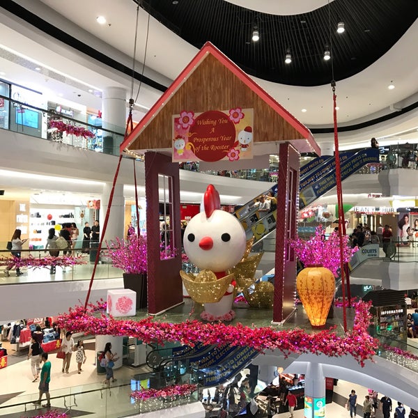 รูปภาพถ่ายที่ Tampines Mall โดย Beterhans เมื่อ 1/15/2017