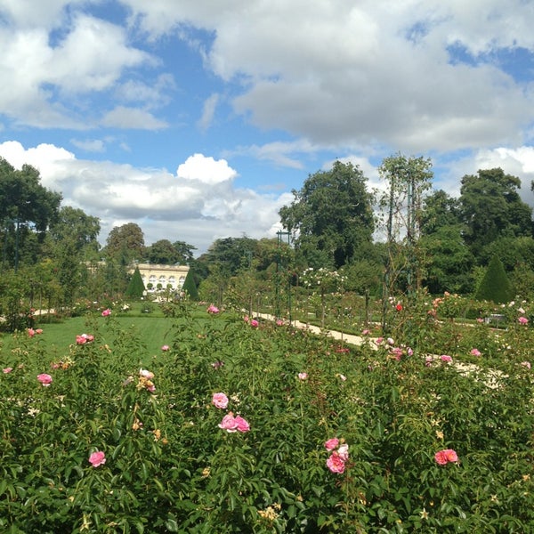 8/9/2013 tarihinde Nurziyaretçi tarafından Bagatelle Mansion'de çekilen fotoğraf