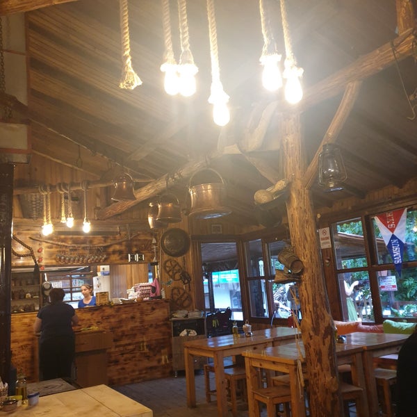 Foto tirada no(a) Çinçiva Kafe por Melis D. em 6/6/2019