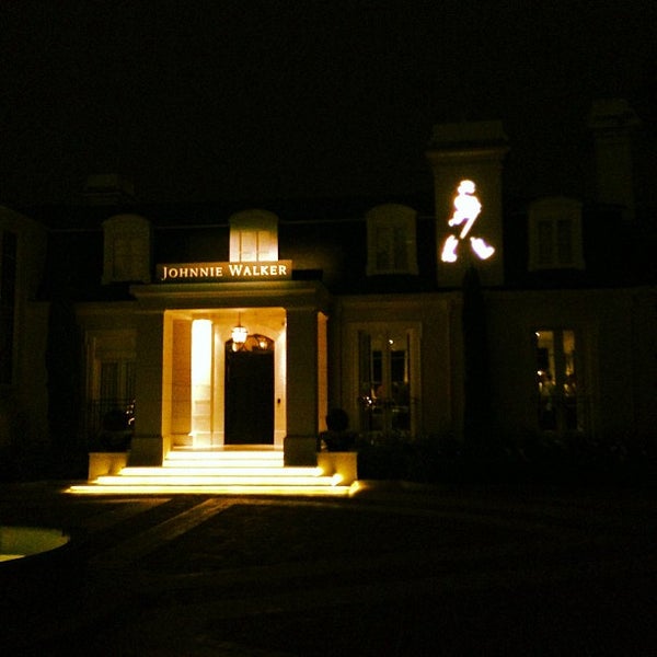 รูปภาพถ่ายที่ House of Walker LA โดย Kris🍻 เมื่อ 10/20/2012