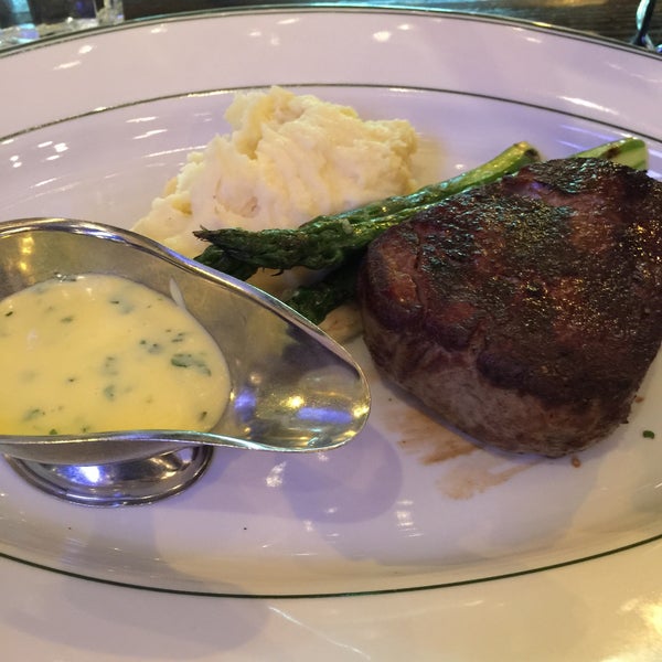 12/18/2014にMaria N.がCity Lobster &amp; Steakで撮った写真