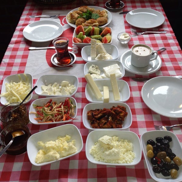 Köy Et Mangal Çavuşbaşı Yolu Türk Restoranı