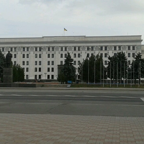 Театральная площадь луганск карта