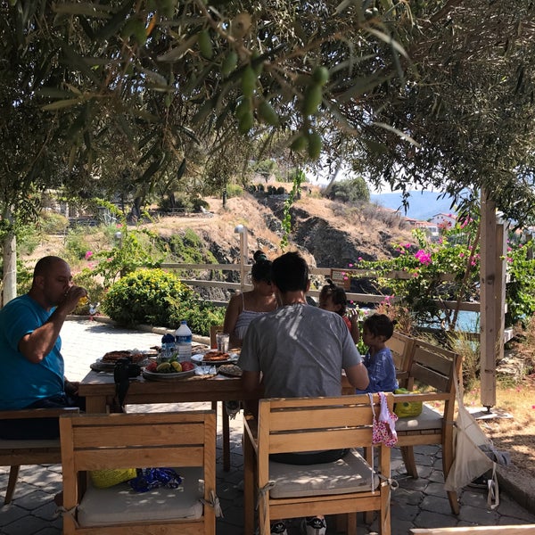 9/3/2017 tarihinde Ayşegül İ.ziyaretçi tarafından Ada Restaurant'de çekilen fotoğraf