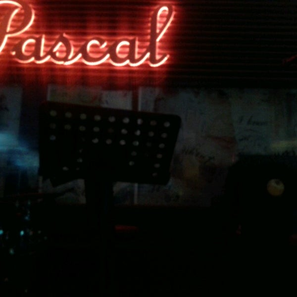 Foto tirada no(a) Pascal Cafe &amp; Bistro por Nail H. em 2/18/2013