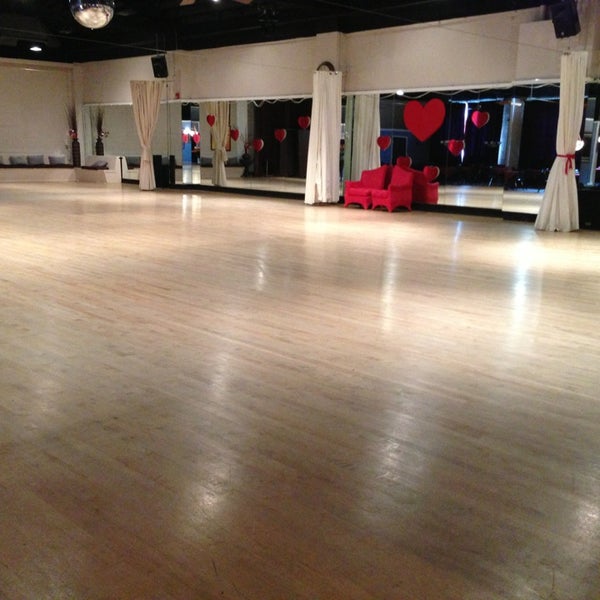 Starlight Dance Center Nutley'de Dans Stüdyosu