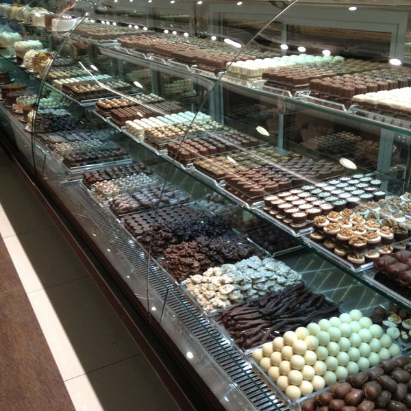 Pelit Pastanesi Yenişehir�de Kafe