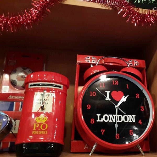 Foto tirada no(a) Британские сувениры / British Souvenirs por Vitaly em 1/16/2014