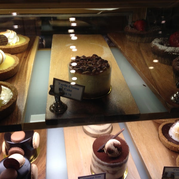 4/16/2013 tarihinde Andrea V.ziyaretçi tarafından Alliance Bakery'de çekilen fotoğraf