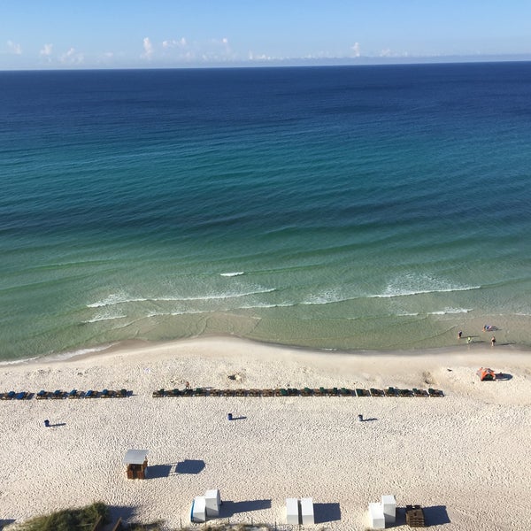รูปภาพถ่ายที่ Grand Panama Beach Resort โดย Branden D. เมื่อ 10/4/2016