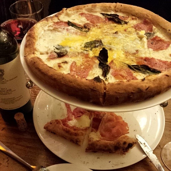 12/24/2013 tarihinde Geri D.ziyaretçi tarafından Pizzeria Solario'de çekilen fotoğraf