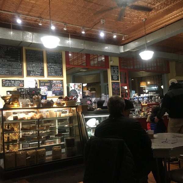 Foto tirada no(a) Peekskill Coffee House por ANNA C. em 11/18/2018