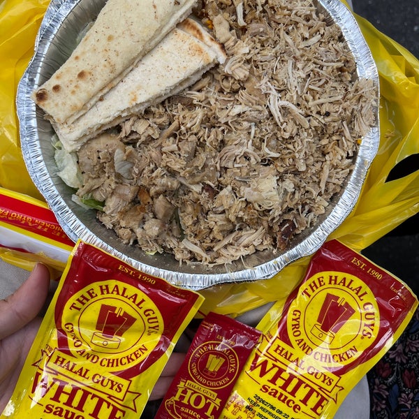 Photo taken at The Halal Guys by Bennet H. on 10/16/2022