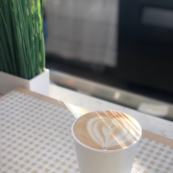 Foto diambil di Post Coffee Bar oleh S 🍬 pada 1/14/2019