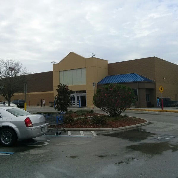 Photos at Walmart Supercenter North Gateway Commons 1471 E Osceola Pkwy