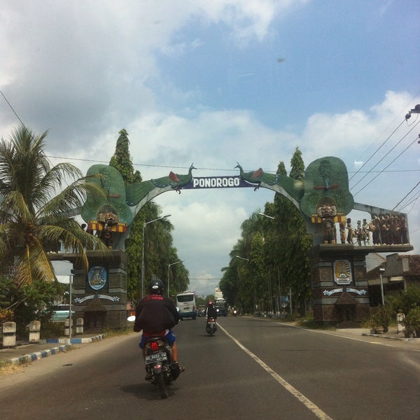 Photos At Tugu Reog Ponorogo 76 Visitors