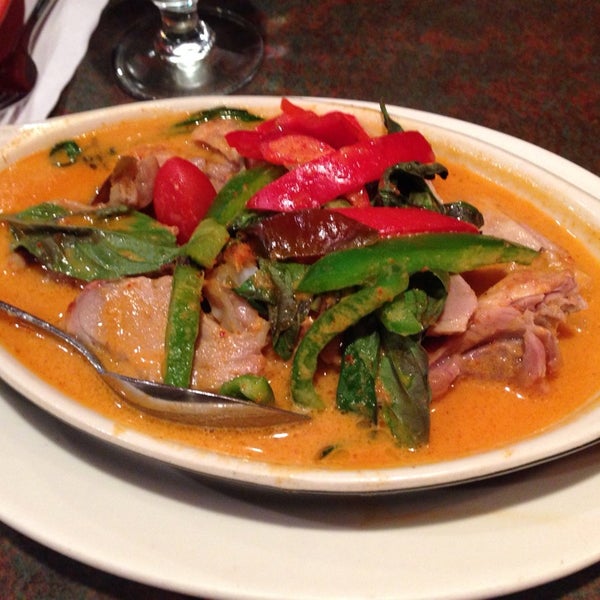 Foto tirada no(a) Montien Boston - Thai Restaurant por Cherry T. em 3/29/2014