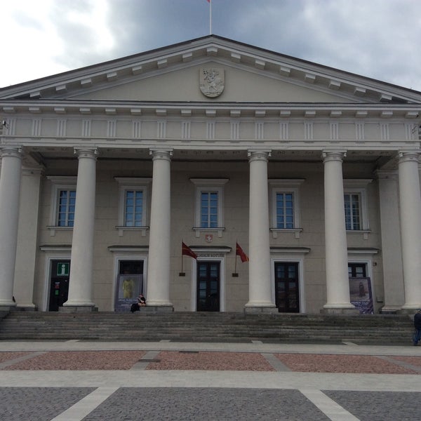 6/3/2015 tarihinde Anthony C.ziyaretçi tarafından Vilniaus rotušė | Town Hall'de çekilen fotoğraf