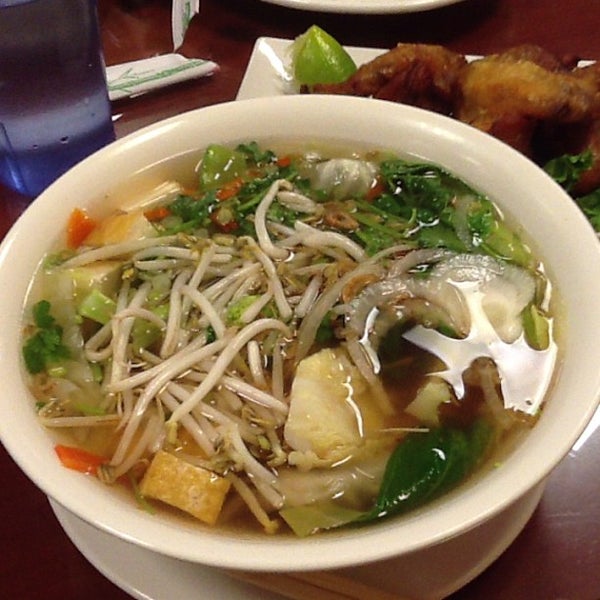 Photo taken at Pho Thanh Huong by Kuwahara T. on 9/17/2013