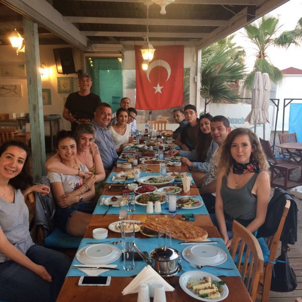 รูปภาพถ่ายที่ Tuna Beach โดย Gülşah A. เมื่อ 6/9/2017