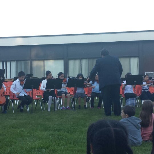 Beecher Road School 40 Beecher Rd