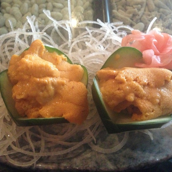 Foto tirada no(a) Wasabi Asian Plates &amp; Sushi Bar por Janelle L. em 10/8/2013