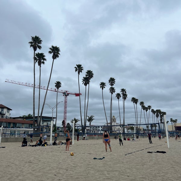รูปภาพถ่ายที่ Santa Cruz Beach Boardwalk โดย Faris เมื่อ 6/6/2023