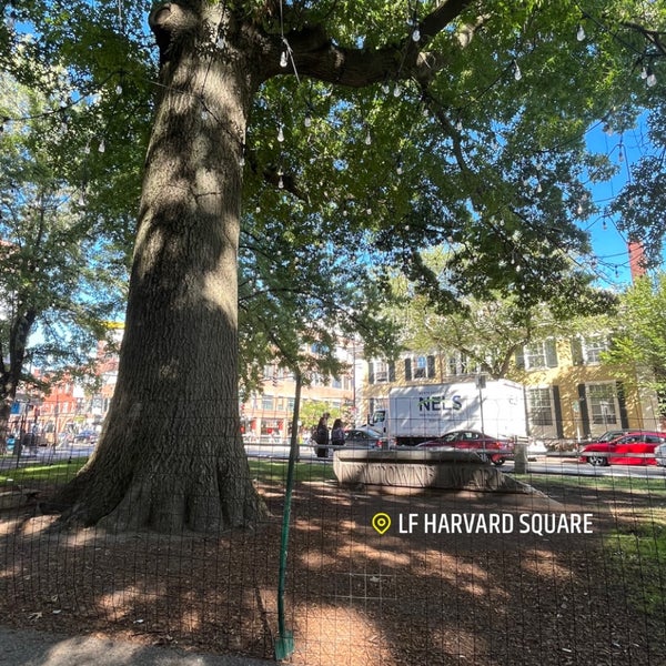 Foto tirada no(a) Harvard Square por ABDULAZIZ em 9/2/2022