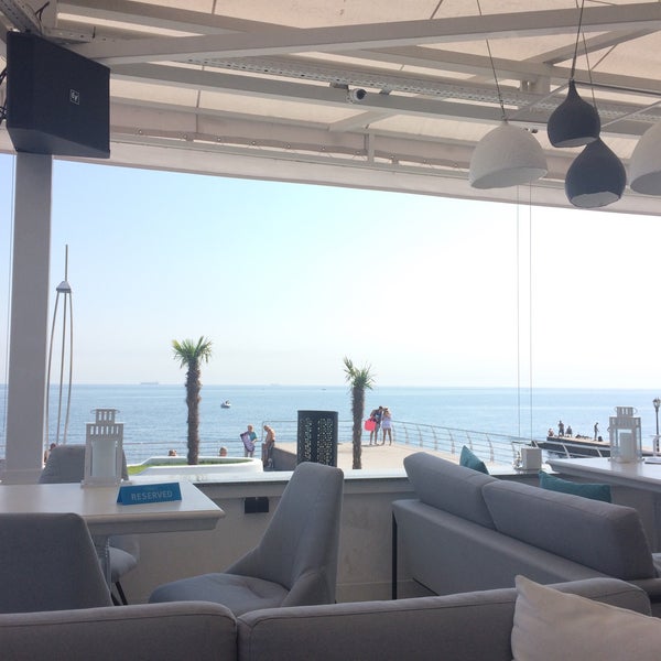 Das Foto wurde bei Terrace. Sea view von Ирина С. am 9/8/2016 aufgenommen