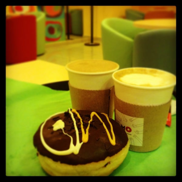 Снимок сделан в MO Donuts &amp; Coffee пользователем Kostya S. 3/9/2013