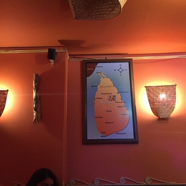12/31/2015 tarihinde Tanya L.ziyaretçi tarafından Sigiri Sri Lankan Cuisine'de çekilen fotoğraf