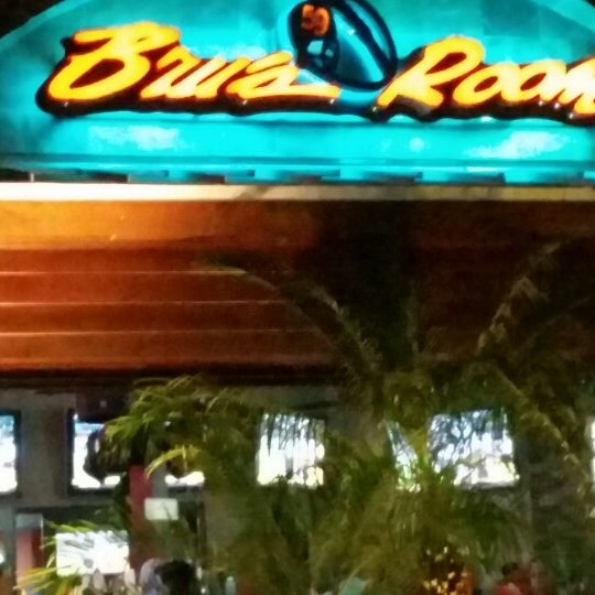 Photo taken at Bru&#39;s Room Sports Grill - Coral Springs by Jay R. on 1/13/2015
