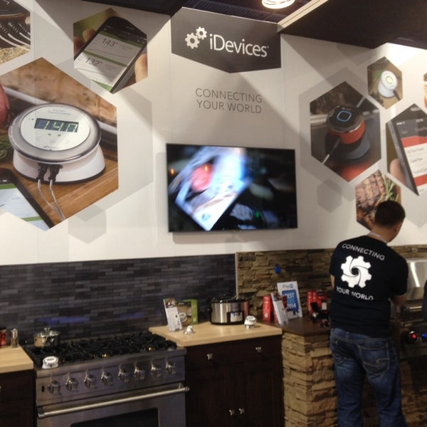Photo taken at CES 2014 by Mikhail M. on 1/10/2014