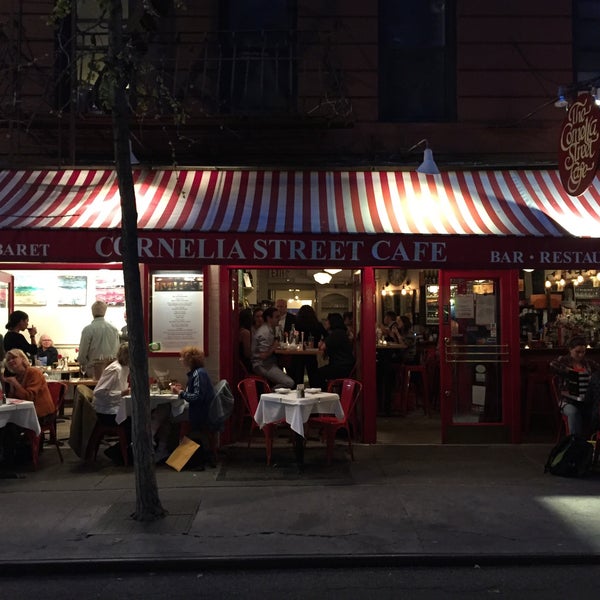 10/6/2015にBerk K.がCornelia Street Cafeで撮った写真