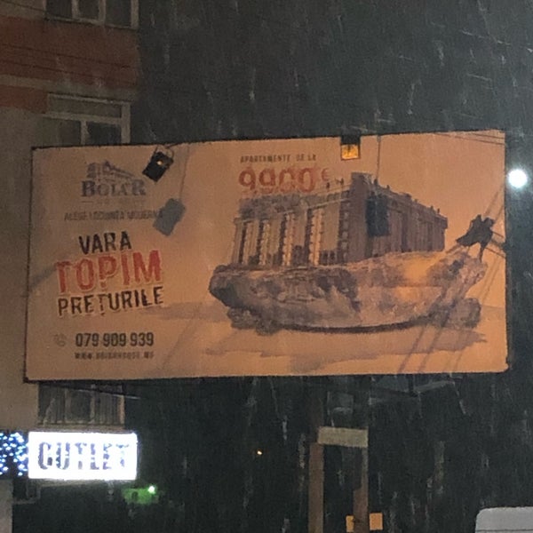 Zoo K9 Pet Supplies Store in Centru