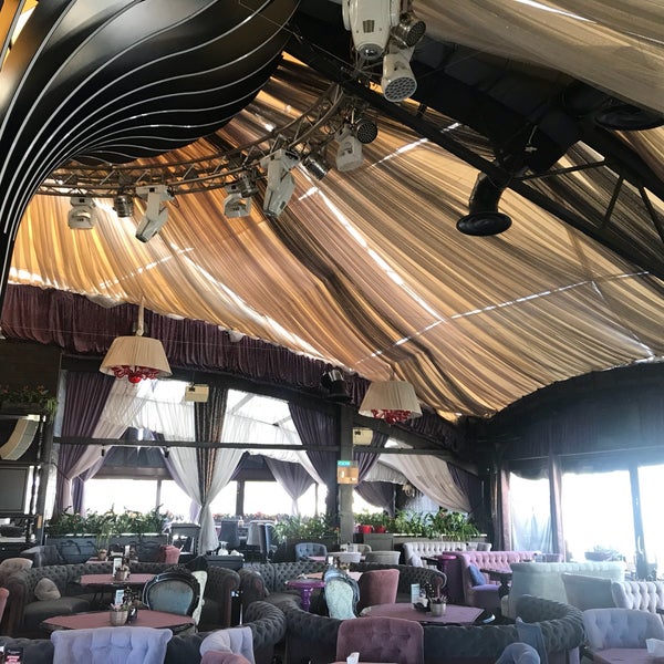 รูปภาพถ่ายที่ Panorama Lounge โดย Darina G. เมื่อ 10/13/2018