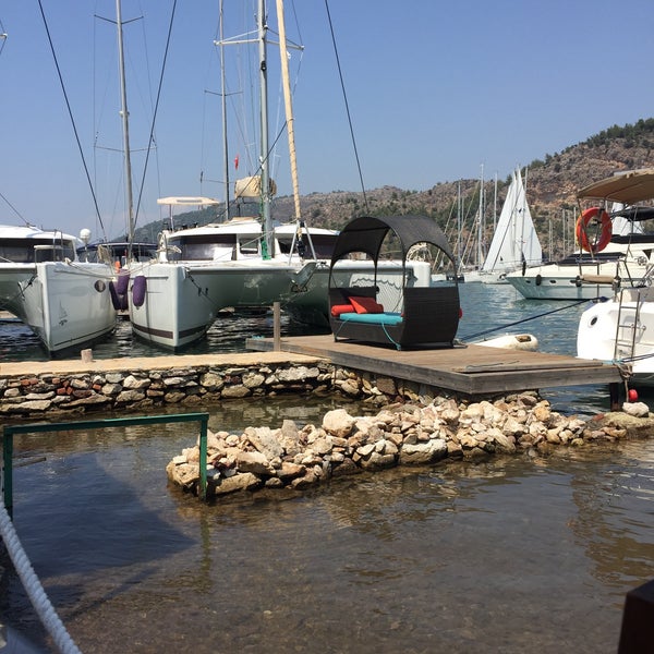 Photo taken at Cennet Marine Yatch Club by Burhan Ç. on 8/15/2017