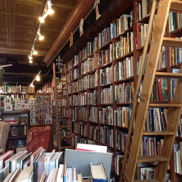 Photo taken at Loganberry Books by Hannabeth L. on 5/20/2014
