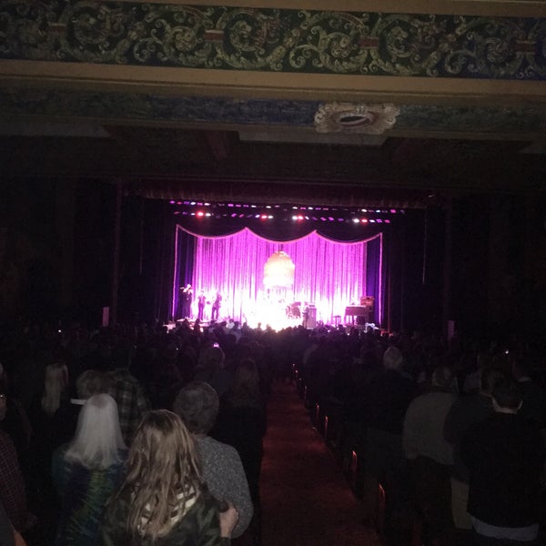 Foto scattata a Louisville Palace Theatre da Corey M. il 1/1/2018