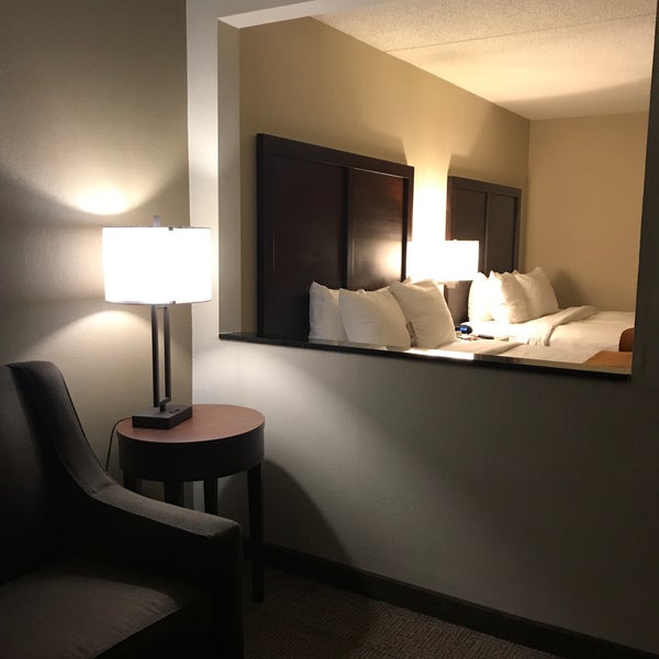 Photos At Comfort Suites Northlake 2060 Crescent Centre Blvd