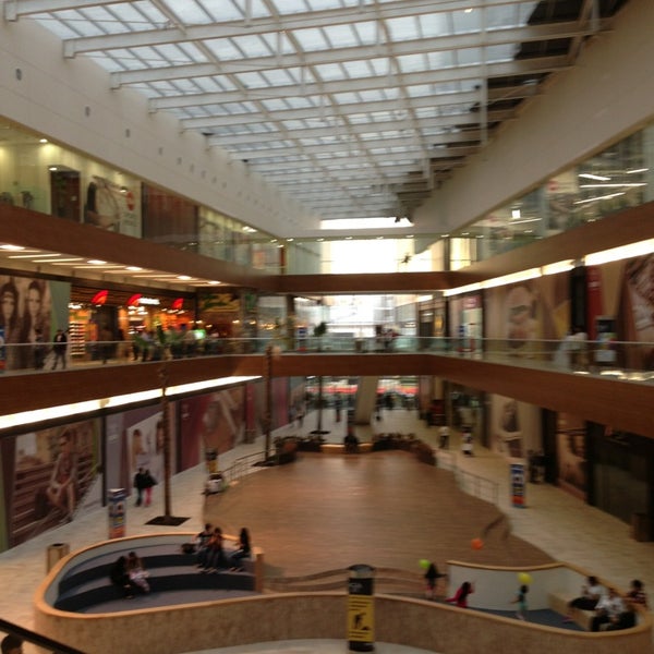 Patio Universidad Centro comercial en Xoco