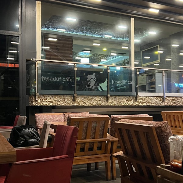 รูปภาพถ่ายที่ Tesadüf Cafe &amp; Restaurant โดย Taha S. เมื่อ 3/12/2024