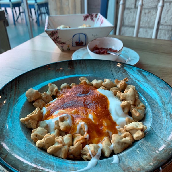 Photo prise au Bodrum Mantı &amp; Cafe par Taha S. le3/29/2019