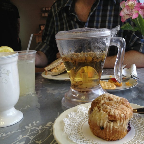 6/17/2013にIsis M.がThe Cottage Cafeで撮った写真