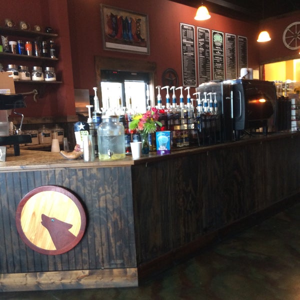 Foto tirada no(a) Coyote Coffee Cafe - Powdersville por Charles G. em 6/21/2017